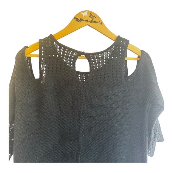 LC Women’s Cold Shoulder Crochet Sweater shark Bite Hem & Keyhole Back XL - Picture 6 of 8